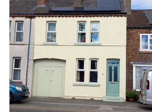 End terrace house for sale in Long Street, Thirsk YO7