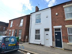 End terrace house to rent in City Road, Dunkirk, Nottingham NG7