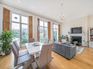 Flat for sale in Buckland Crescent, London NW3