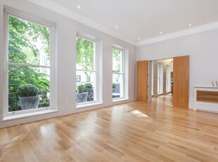 Flat for sale in Craven Hill Gardens, Lancaster Gate, London W2