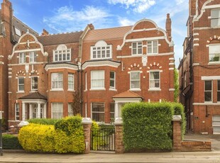 Flat for sale in Langland Gardens, Hampstead NW3