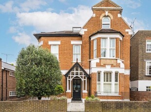 Flat for sale in Montague Road, Richmond TW10