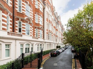 Flat for sale in Prince Albert Road, London NW8