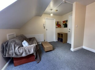 Flat to rent in Ashgrove Road, Goodmayes IG3