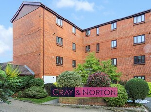 Flat to rent in Burnham Gardens, Croydon CR0