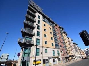 Flat to rent in City Point 2, Chapel Street, Salford M3
