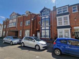 Flat to rent in Derby Street, Weymouth DT4