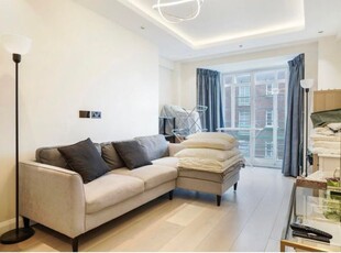 Flat to rent in Dorset House Gloucester Place, Marylebone London NW1