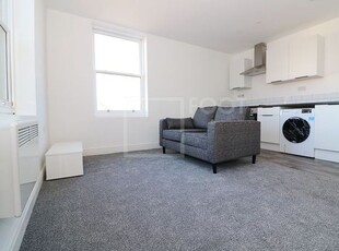 Flat to rent in Eldon Place, 1 Bedroom BD1
