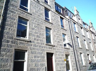 Flat to rent in Esslemont Avenue, Aberdeen AB25