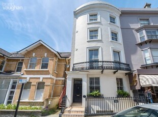 Flat to rent in Holland Road, Hove, East Sussex BN3