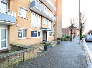 Flat to rent in Hove Street, Hove BN3