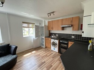 Flat to rent in Lapwing Rise, Stevenage SG2