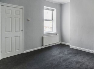 Flat to rent in London Road, Greenhithe DA9