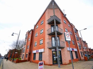 Flat to rent in Meridian Square, Stretford Road M15