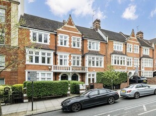 Flat to rent in St. Johns Wood Road, London NW8