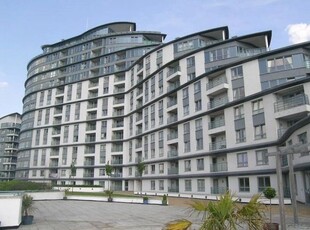 Flat to rent in Station Approach, Woking, Surrey GU22