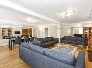 Flat to rent in Strathmore Court, 143 Park Road, London NW8