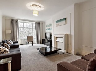 Flat to rent in Strathmore Court, Park Road, St Johns Wood, London NW8