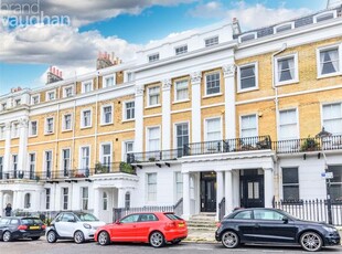 Flat to rent in Sussex Square, Kemp Town, Brighton, East Sussex BN2