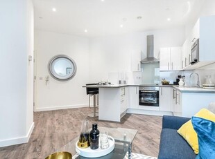 Flat to rent in Wellesley Road, Croydon CR0