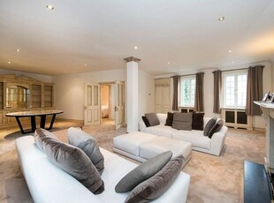 Mews house to rent in Pont Street Mews, London SW1X