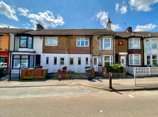 Property to rent in Tonbridge Road, Maidstone ME16