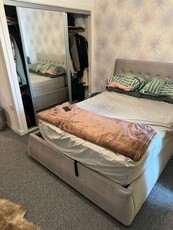 Room to rent in Newlands Road, Middlesbrough TS1