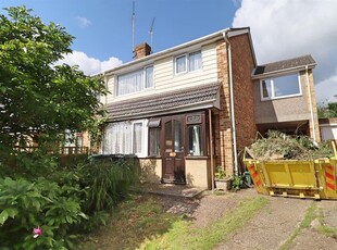 Semi-detached house to rent in Clairmont Close, Braintree CM7