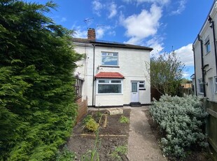 Semi-detached house to rent in Easton Avenue, Hull HU8