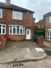 Semi-detached house to rent in The Greenway, Leicester LE4