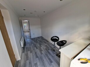 Studio flat for rent in Mile Road, Bedford, Bedfordshire, MK42