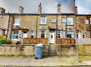 Terraced house to rent in Cobden Street, Clayton, Bradford BD14