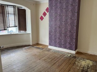 Terraced house to rent in Lessingham Avenue, Clayhall, Ilford IG5