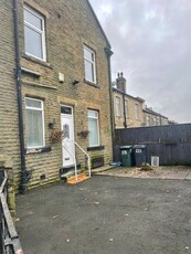 Terraced house to rent in Otley Road, Bradford BD3