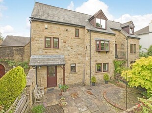 Town house for sale in Moorside Court, Ilkley LS29