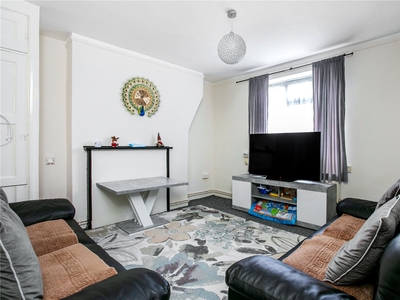 Brooke Road, London, E5 3 bedroom flat/apartment in London