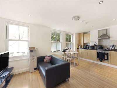 Gilbey Road, London, SW17 3 bedroom flat/apartment in London