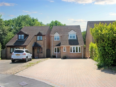 Hotson Close, Long Stratton, Norwich, Norfolk, NR15 3 bedroom house in Long Stratton