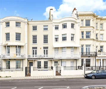 Marine Parade, Worthing, West Sussex, BN11 4 bedroom house in Worthing