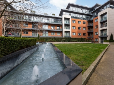 Putney Hill, London, SW15 2 bedroom flat/apartment in London