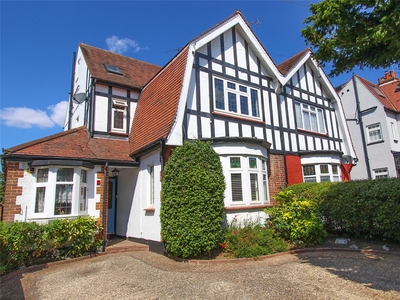Southbourne Grove, Westcliff-on-Sea, Essex, SS0 5 bedroom house in Westcliff-on-Sea