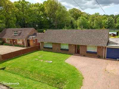 Wolverton Common, Tadley, Hampshire, RG26 3 bedroom bungalow in Tadley