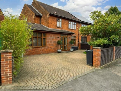 3 Bedroom Semi-detached House For Sale In Chigwell
