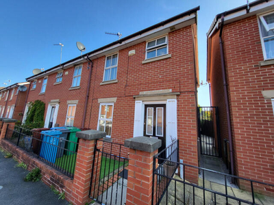 3 Bedroom Terraced House For Sale In Hulme, Manchester