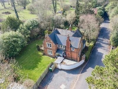 4 Bedroom Detached House For Sale In Blackwell, Worcestershire