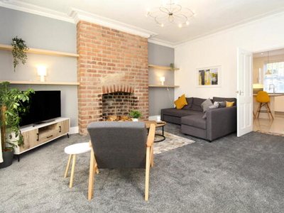 4 Bedroom Terraced House For Rent In Kirkstall, Leeds