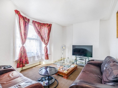 Flat in Carson Road, Canning Town, E16