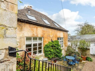 2 Bedroom Mews Property For Sale In Stamford, Lincolnshire