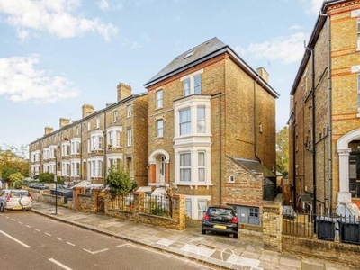 3 Bedroom Apartment For Rent In Ealing